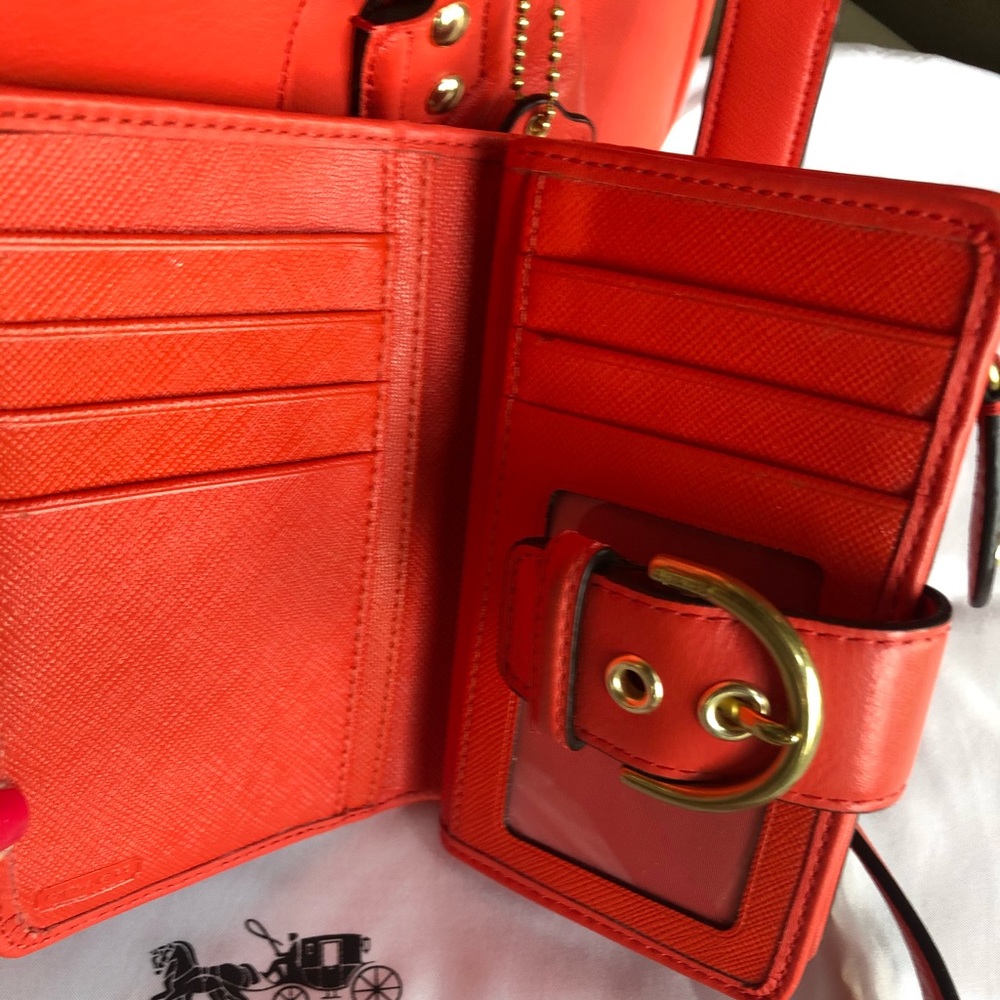 Coach wallet like new! - Picture 2 of 5